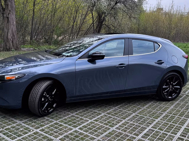 Mazda 3 - фото 3
