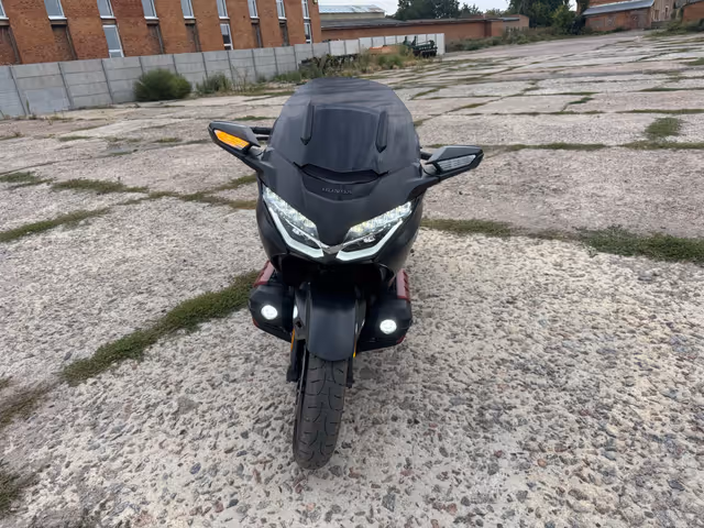 Honda GL 1800 Gold Wing 2022, Chernihiv Oblast, $28 000 - image 1