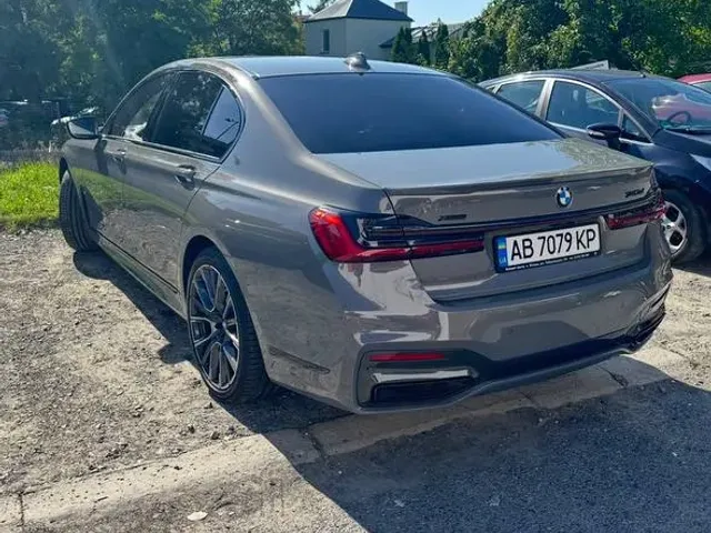 BMW 7 серії - фото 1