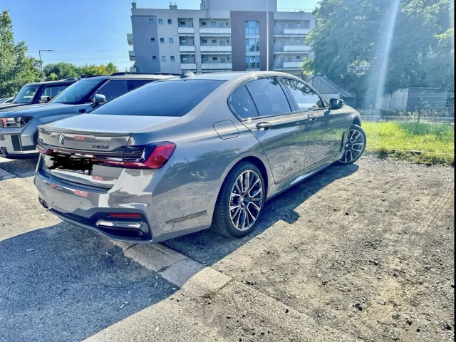 BMW 7 серії - фото 2