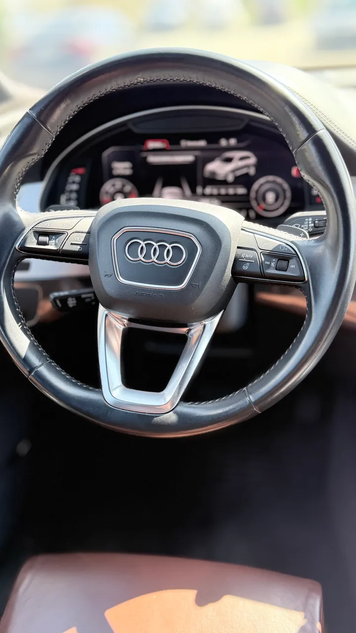 Audi Q7 - фото 5