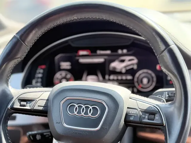Audi Q7 - фото 5