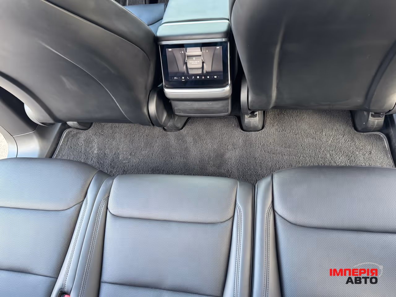 Tesla Model X - фото 17