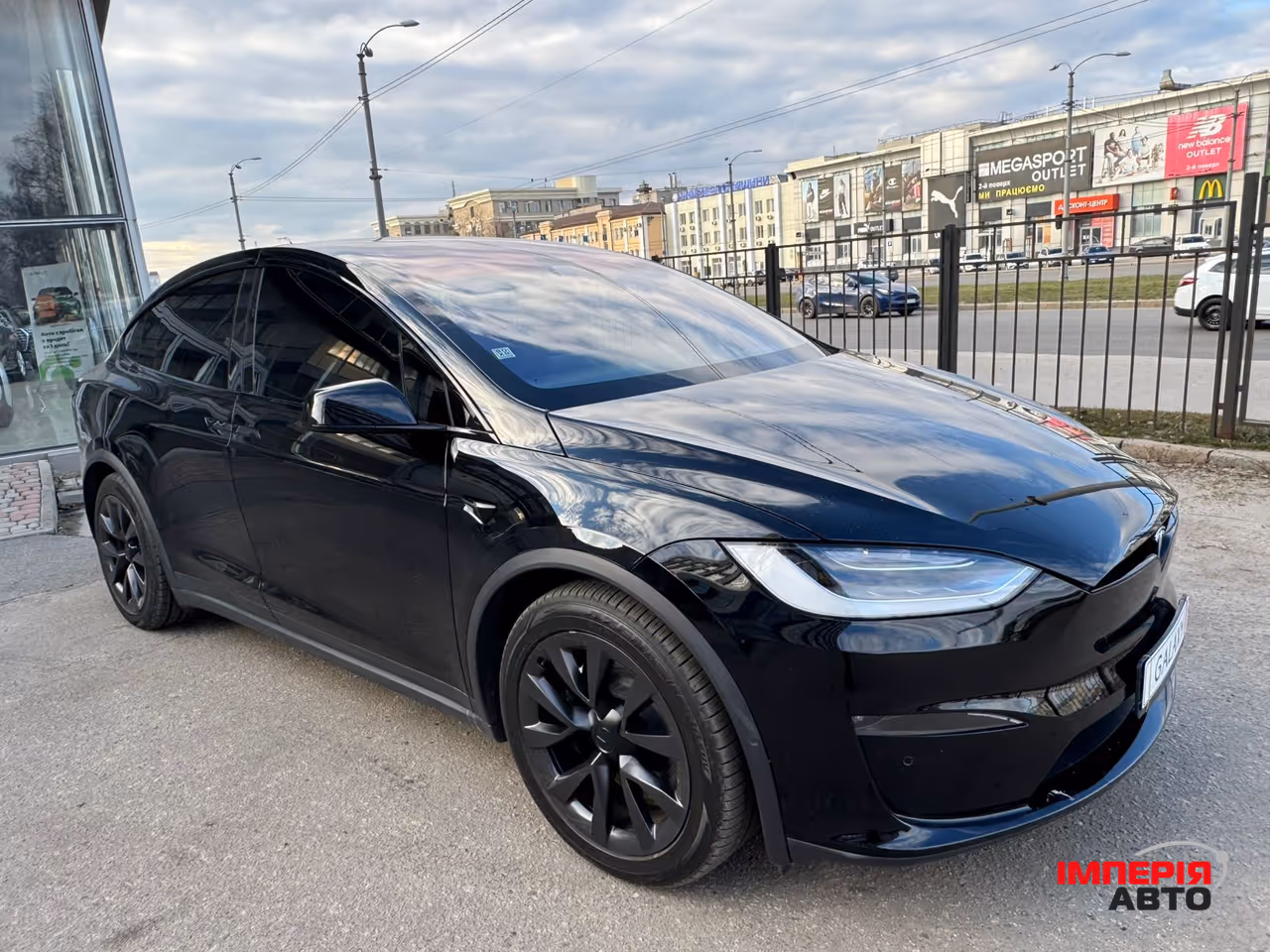 Tesla Model X - фото 12