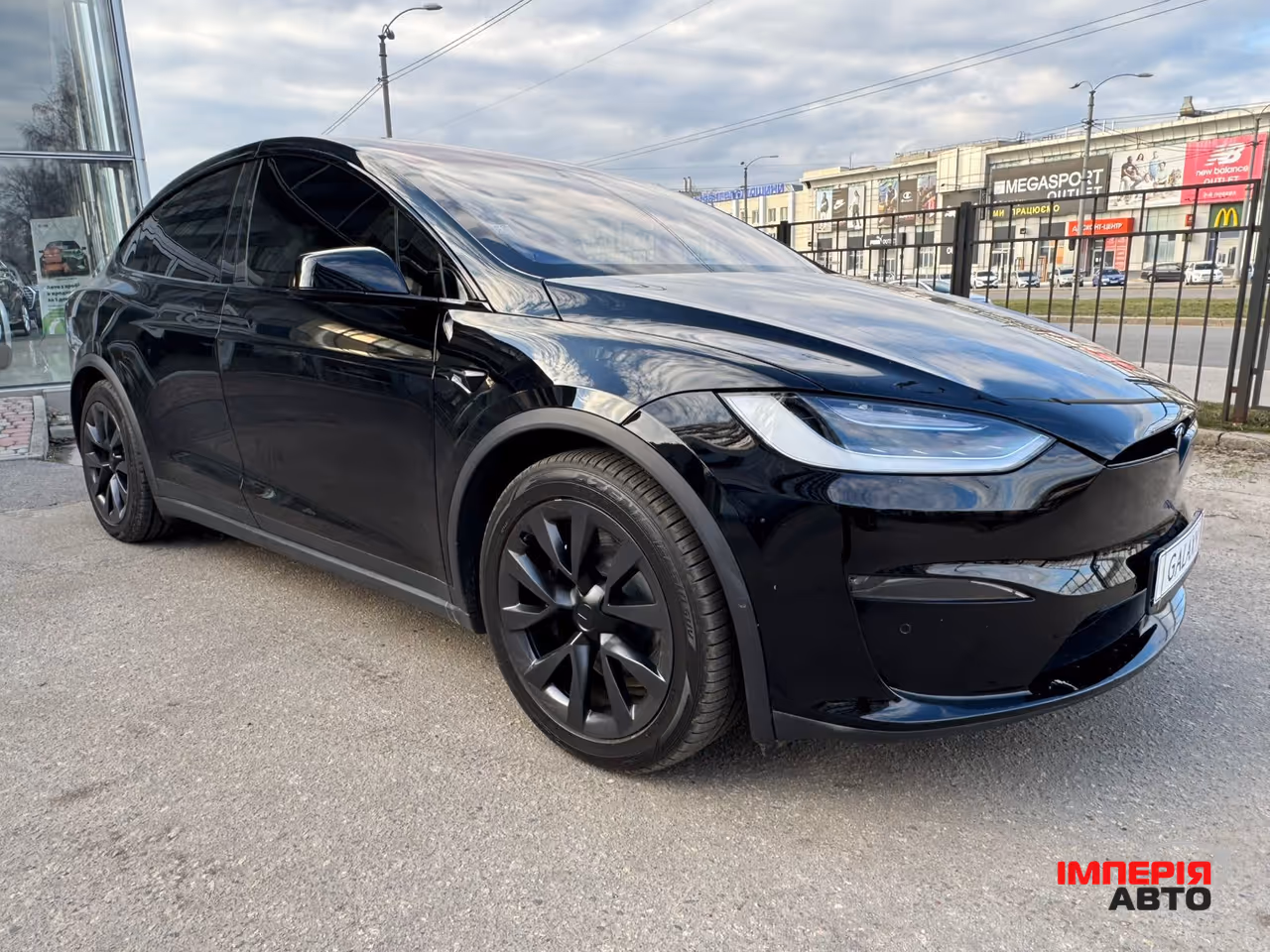 Tesla Model X - фото 1