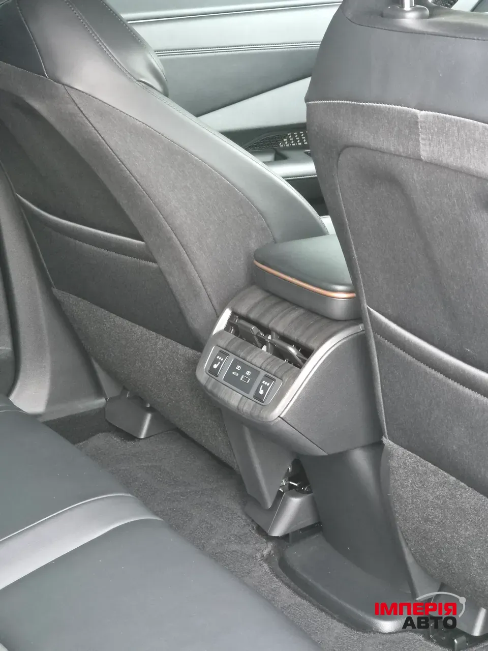 Nissan Ariya - фото 12