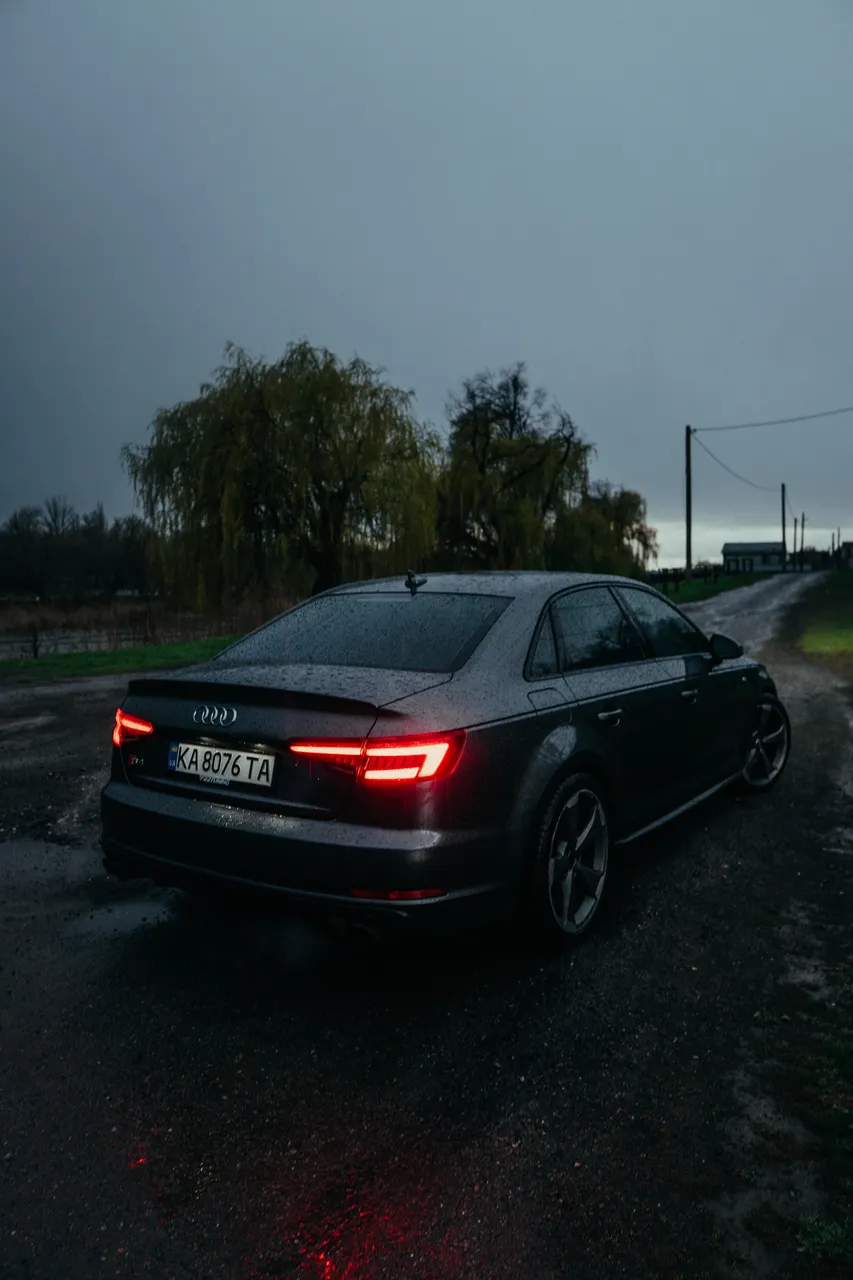 Audi S4 - фото 13