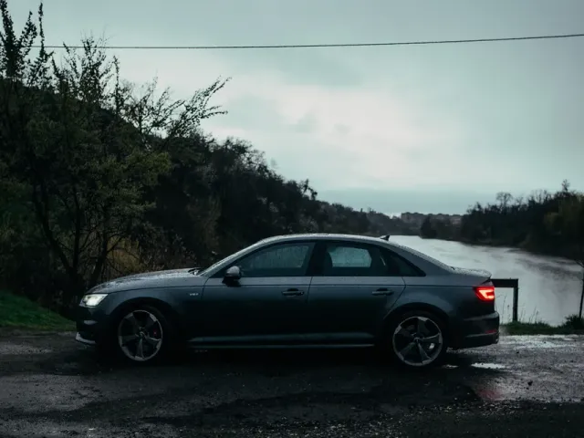 Audi S4 - фото 5