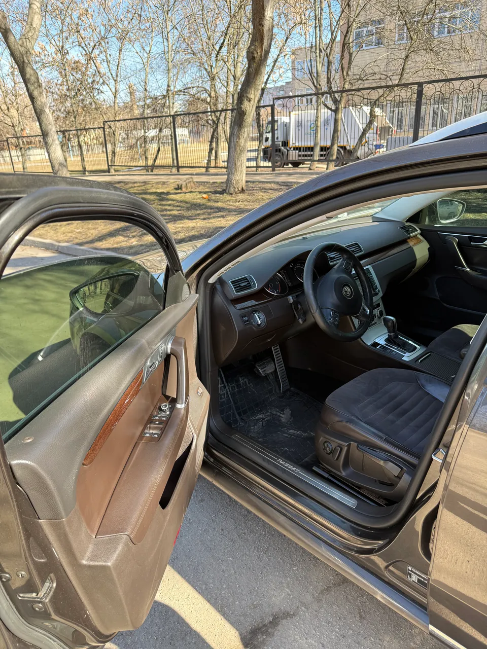Volkswagen Passat - фото 12