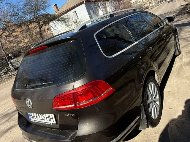 Volkswagen Passat - фото 2