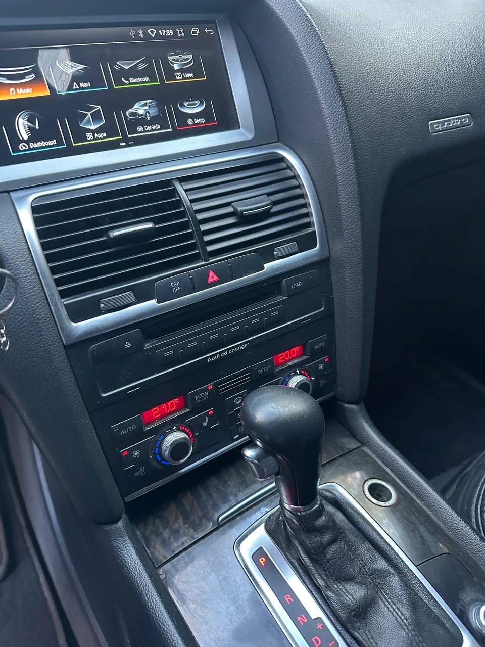 Audi Q7 - фото 10