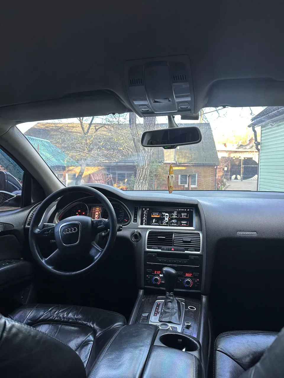Audi Q7 - фото 13