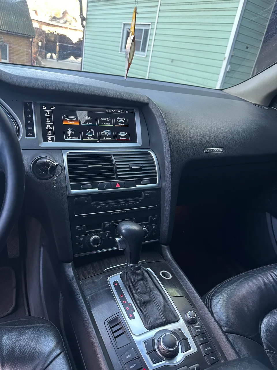 Audi Q7 - фото 9