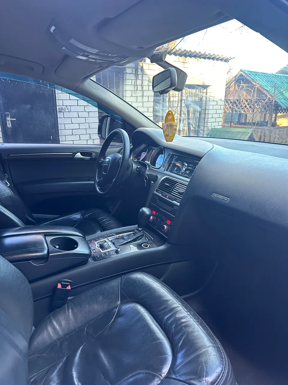 Audi Q7 - фото 14