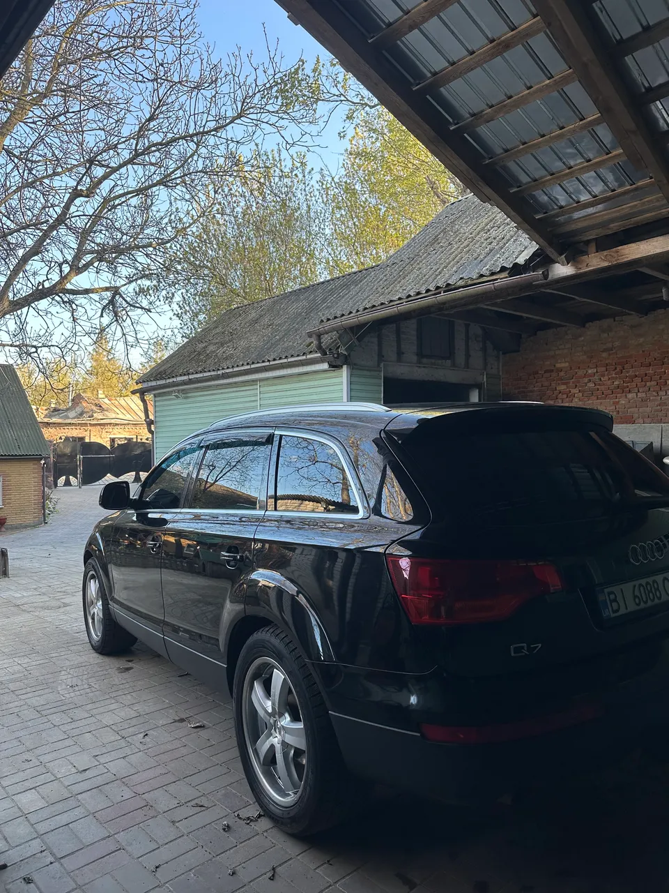 Audi Q7 - фото 6