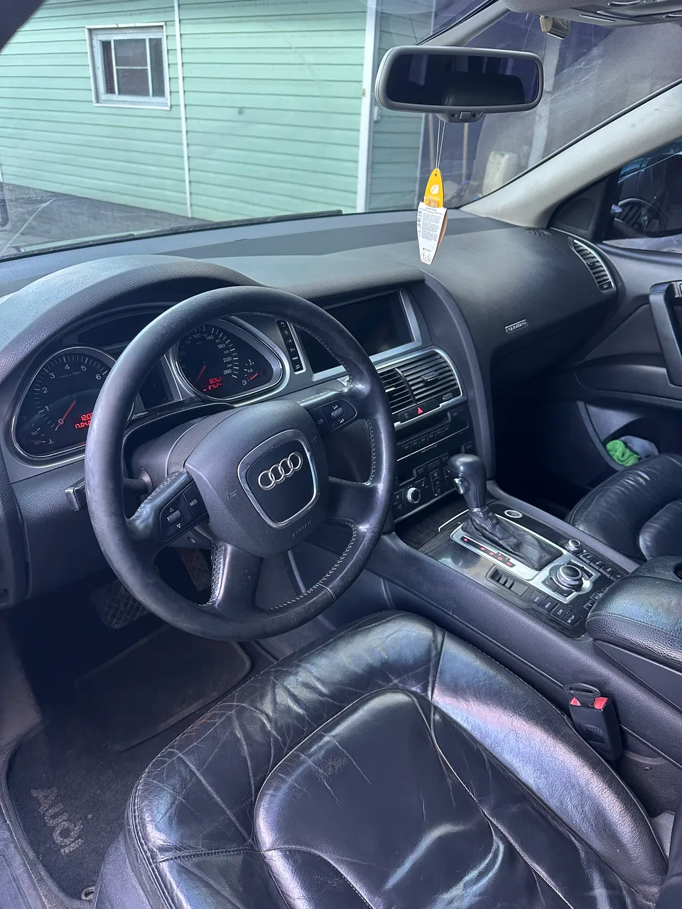 Audi Q7 - фото 8