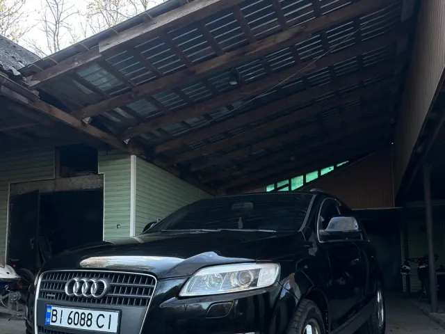 Audi Q7 - фото 3