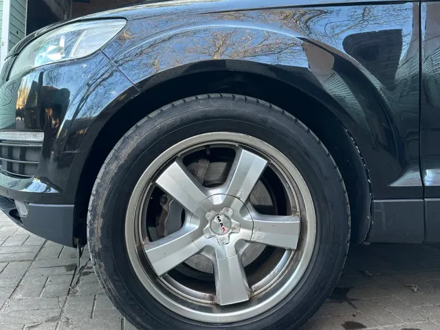 Audi Q7 - фото 5