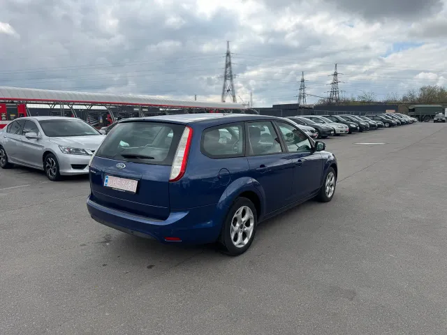 Ford Focus - фото 5