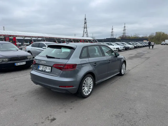 Audi A3 - фото 5
