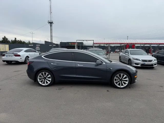Tesla Model 3 - фото 4