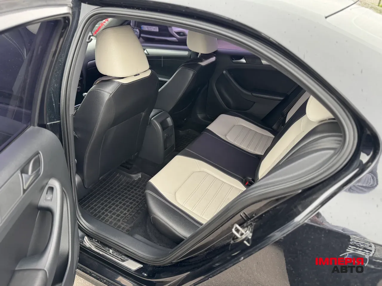 Volkswagen Jetta - фото 9