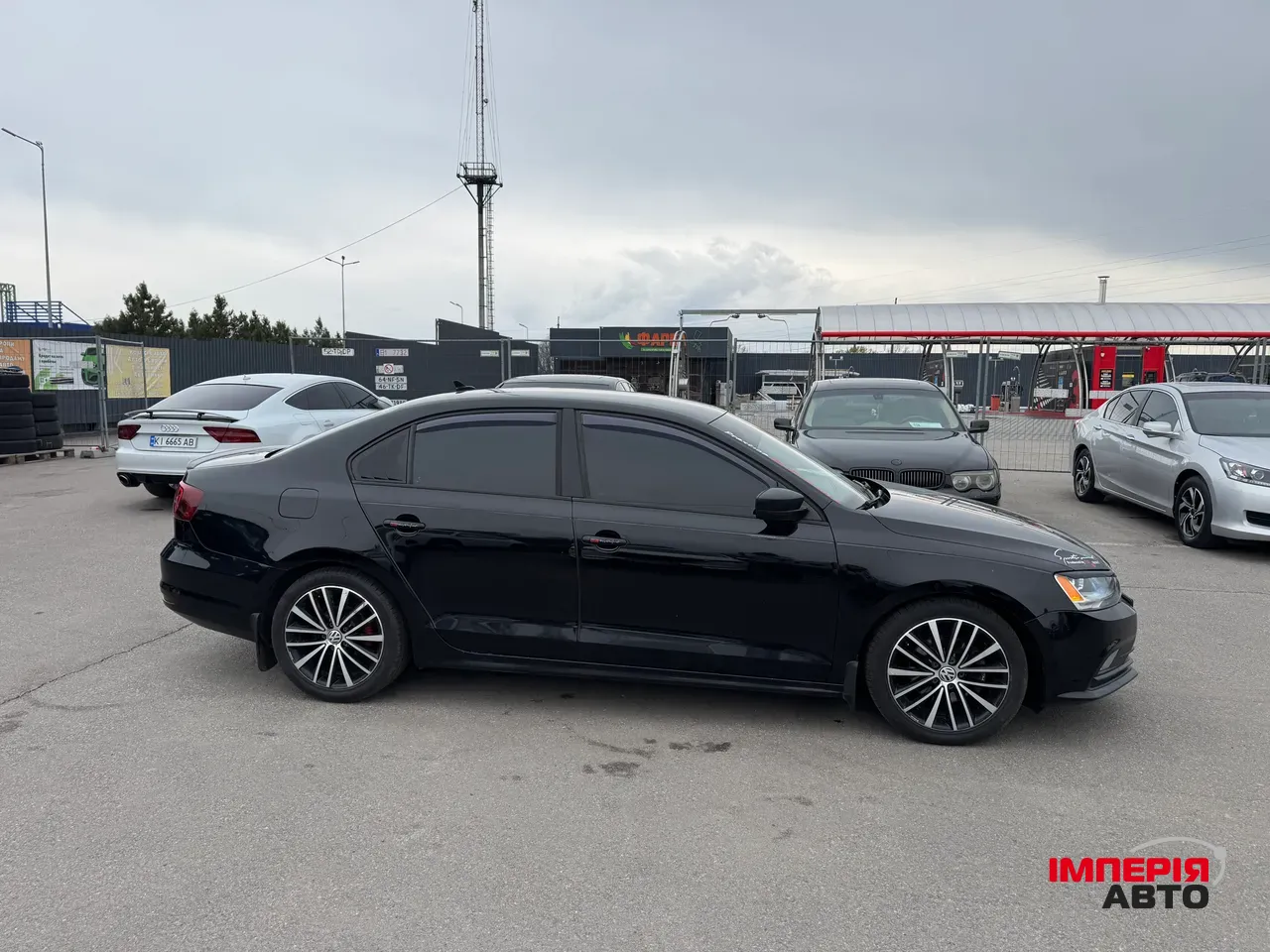 Volkswagen Jetta - фото 4