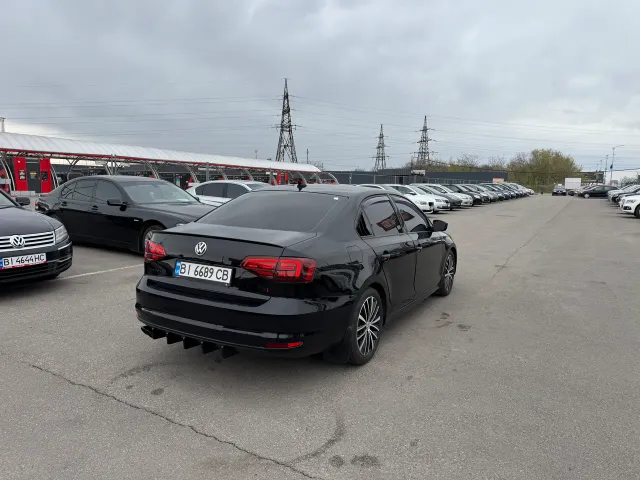 Volkswagen Jetta - фото 5