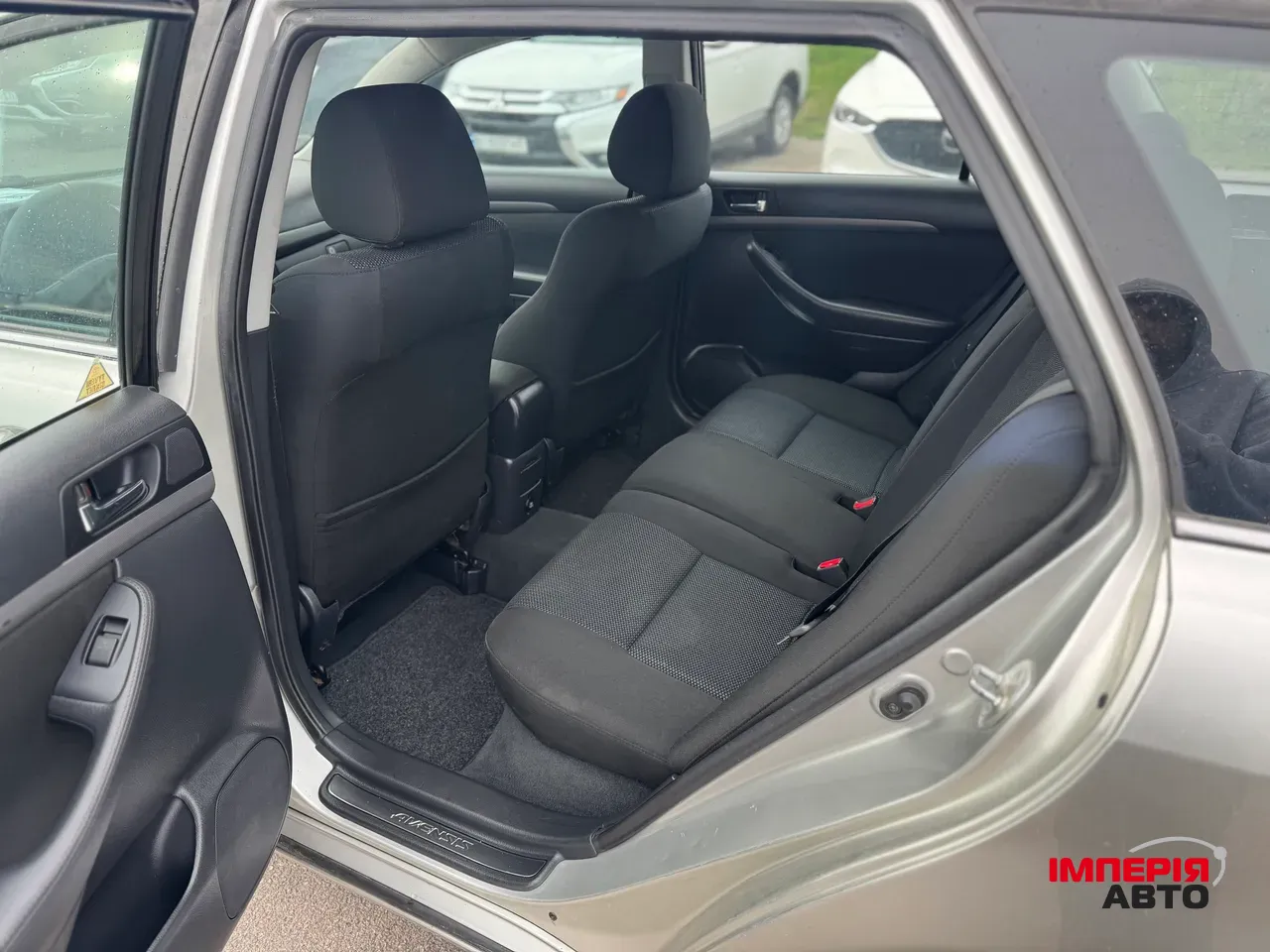 Toyota Avensis - фото 10