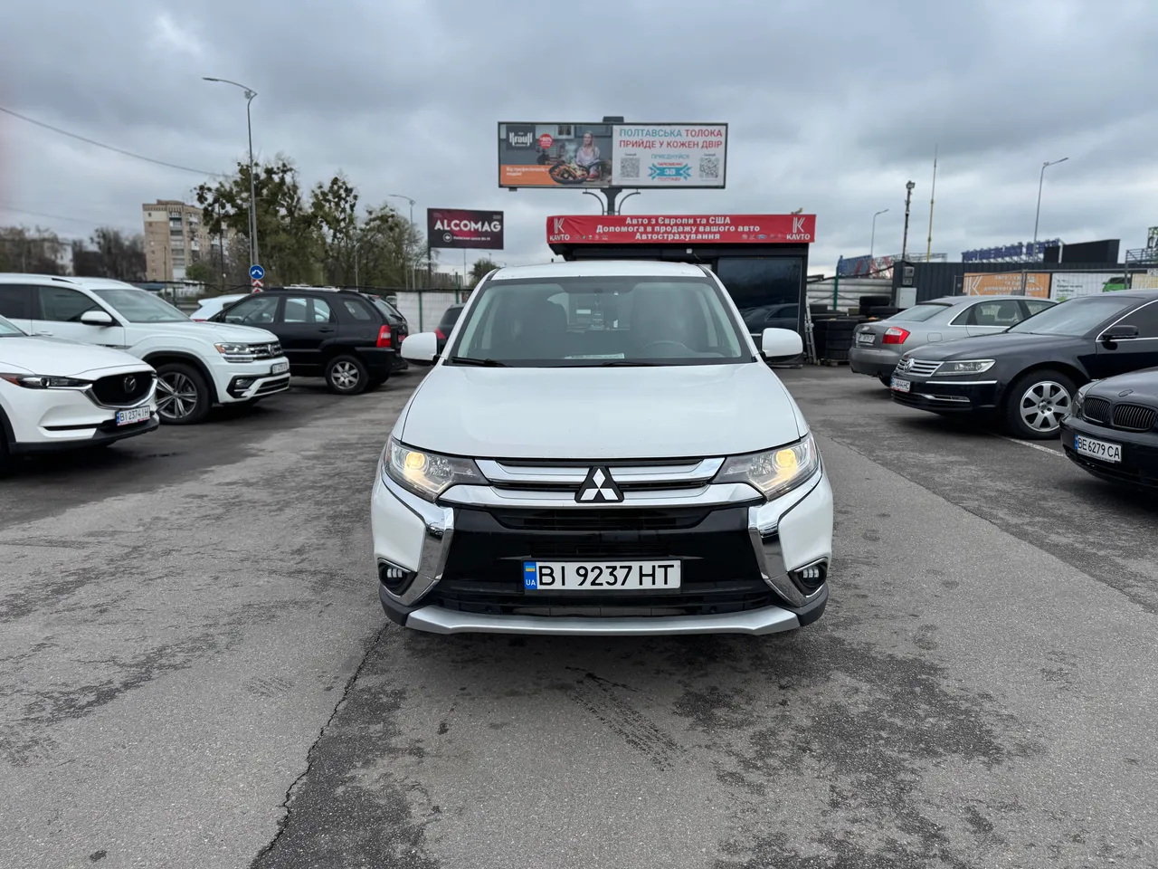 Mitsubishi Outlander - фото 2