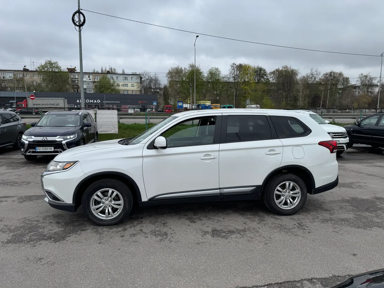 Mitsubishi Outlander - фото 8