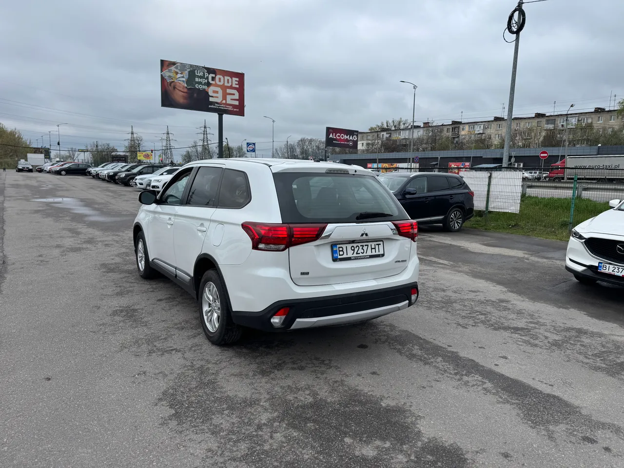 Mitsubishi Outlander - фото 7