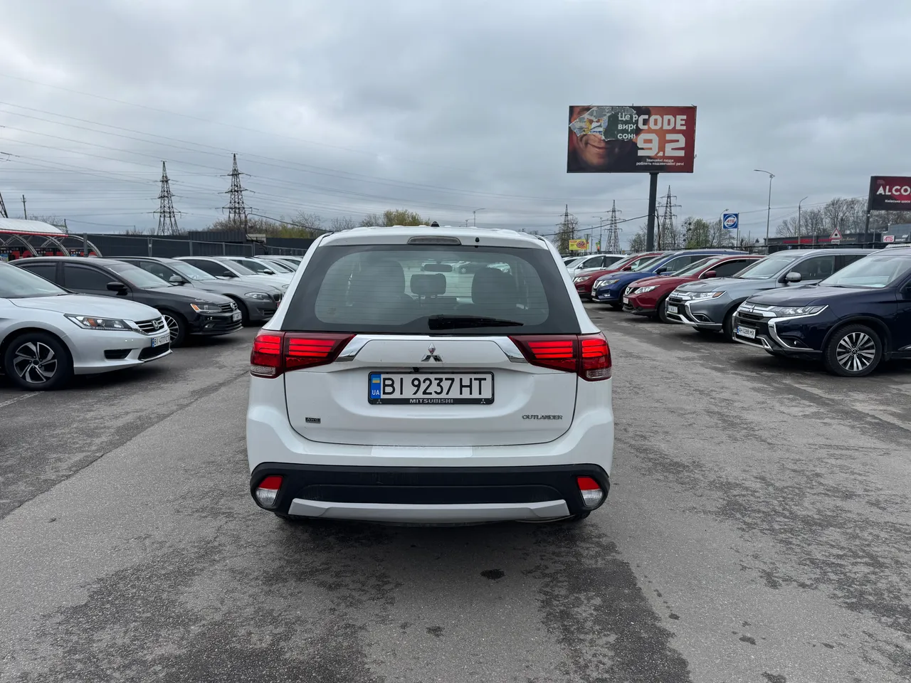 Mitsubishi Outlander - фото 6