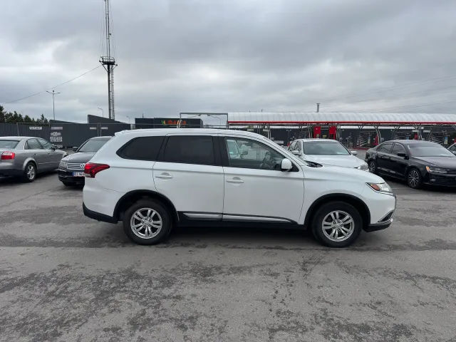 Mitsubishi Outlander - фото 3
