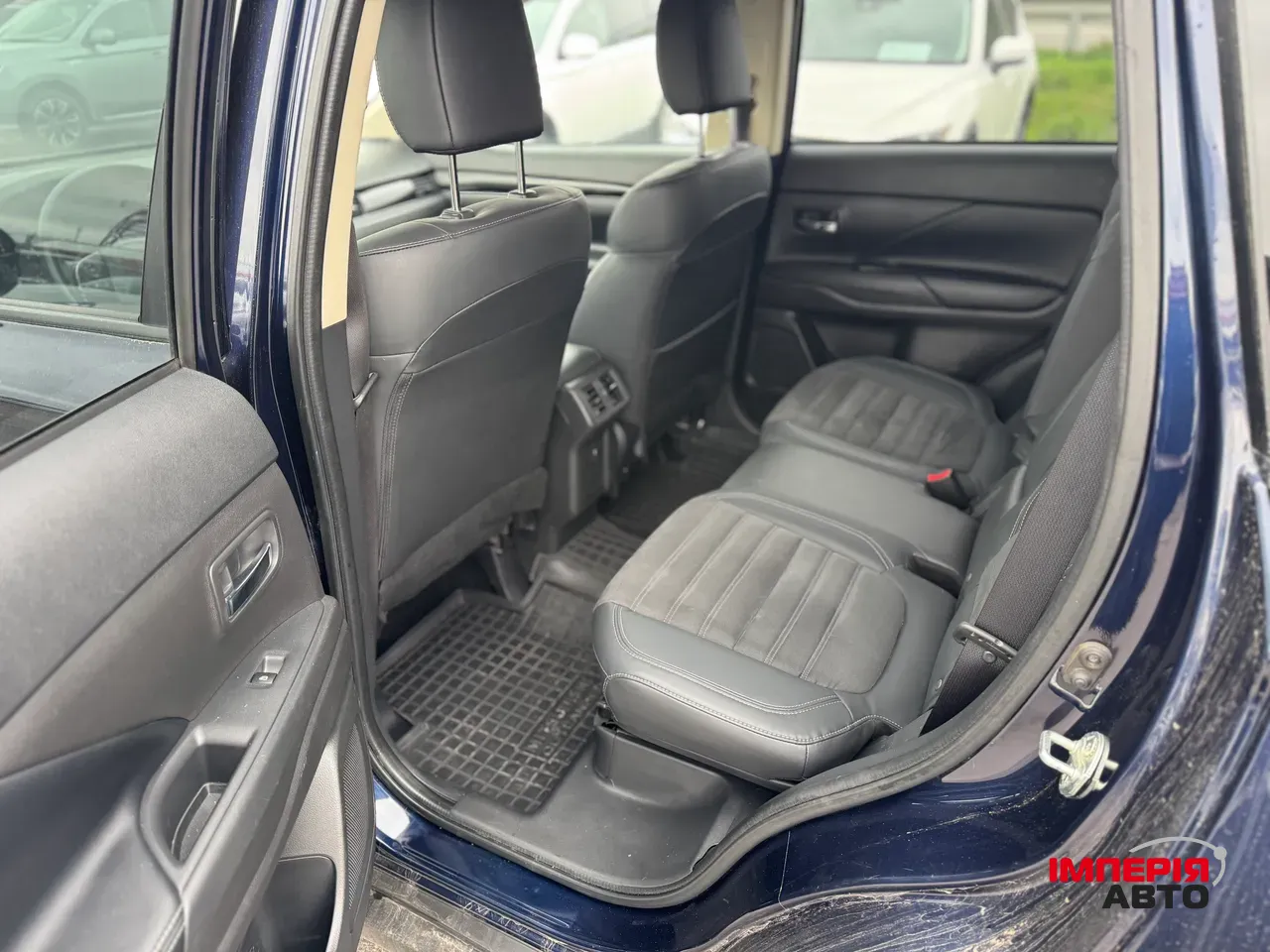 Mitsubishi Outlander - фото 9