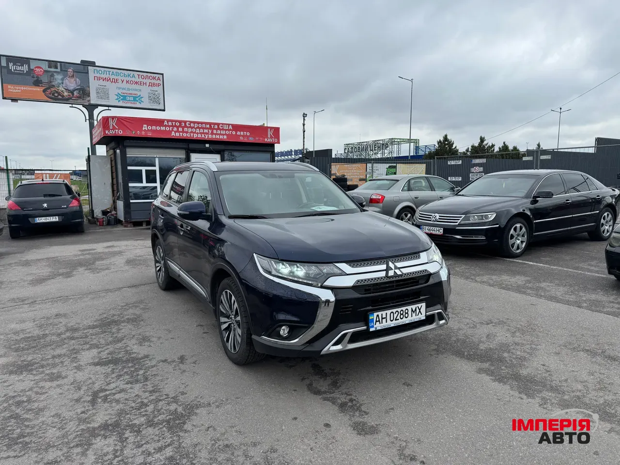 Mitsubishi Outlander - фото 1