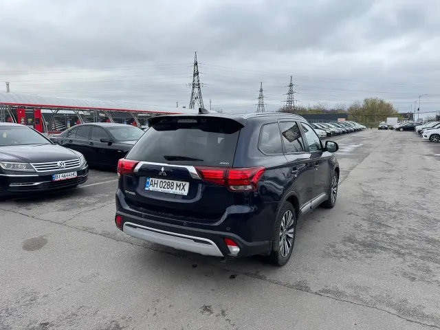 Mitsubishi Outlander - фото 5