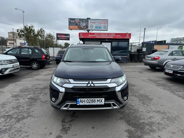 Mitsubishi Outlander - фото 2