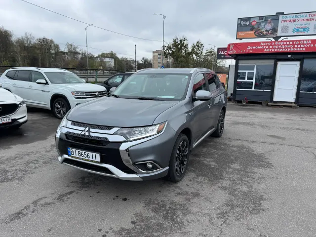 Mitsubishi Outlander - фото 3