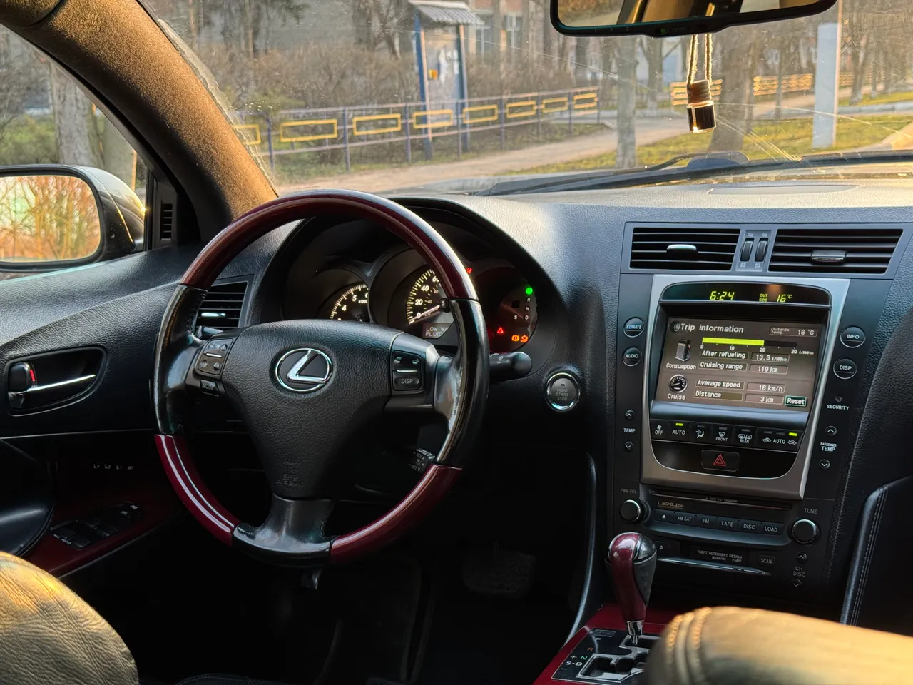 Lexus GS - фото 16