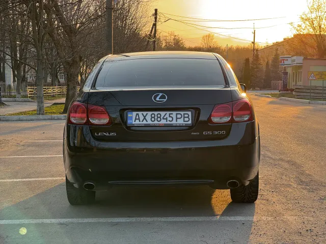 Lexus GS - фото 5