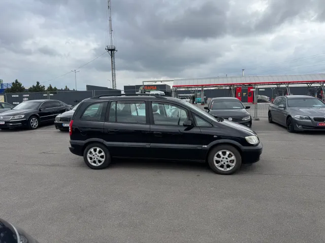 Opel Zafira - фото 4