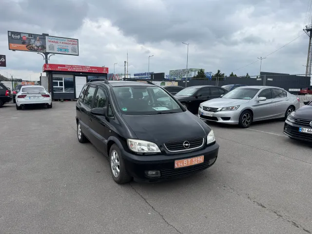 Opel Zafira - фото 1