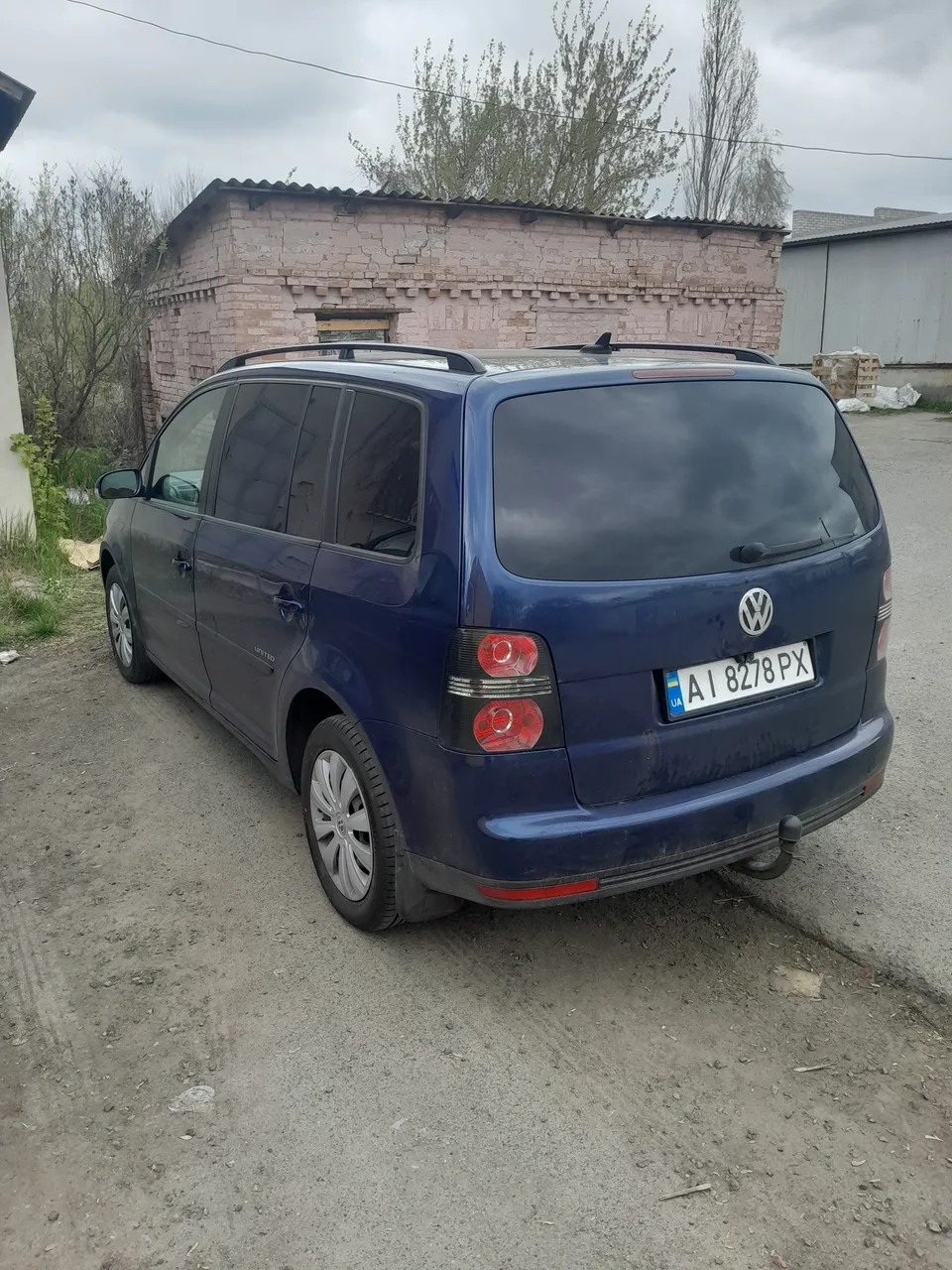 Volkswagen Touran - фото 2