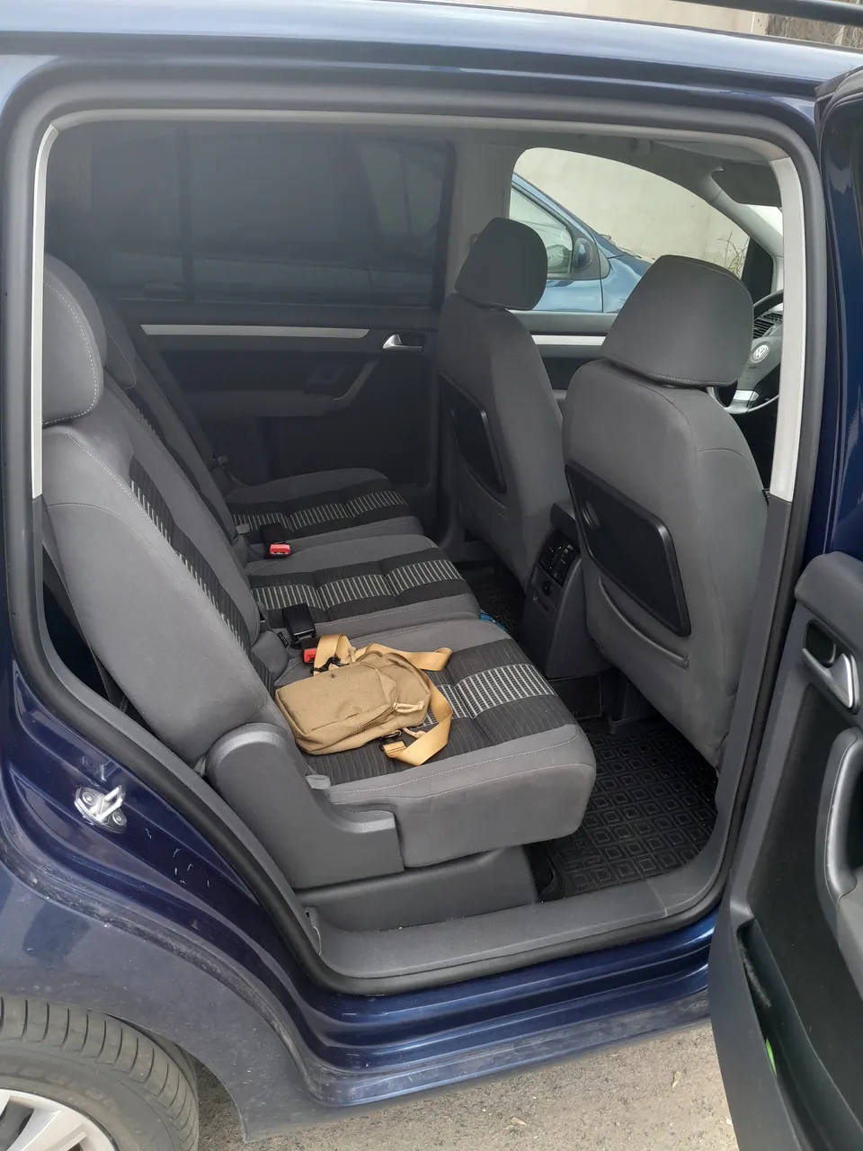 Volkswagen Touran - фото 9