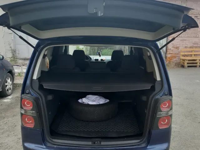 Volkswagen Touran - фото 5