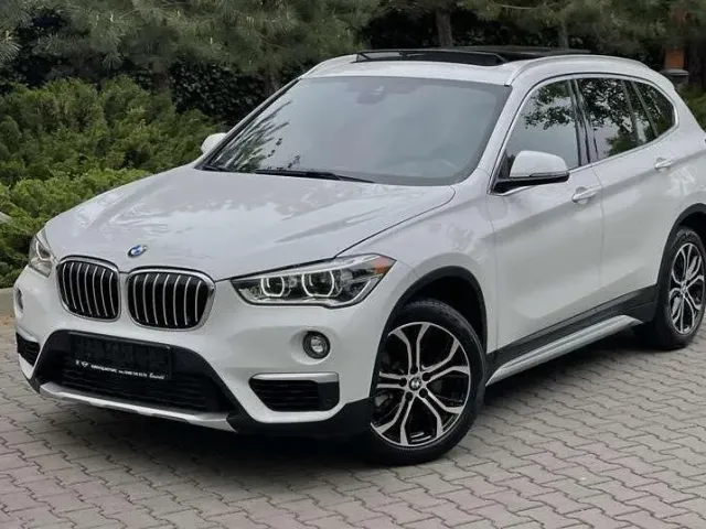 BMW X1 - фото 1