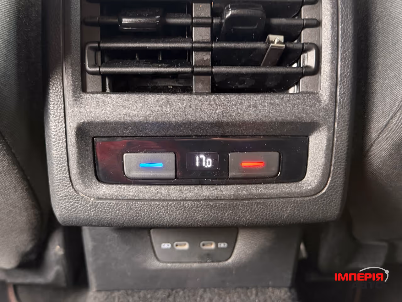Volkswagen Golf GTI - фото 16
