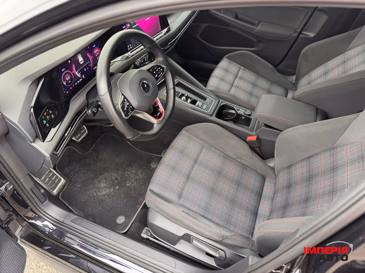 Volkswagen Golf GTI - фото 5