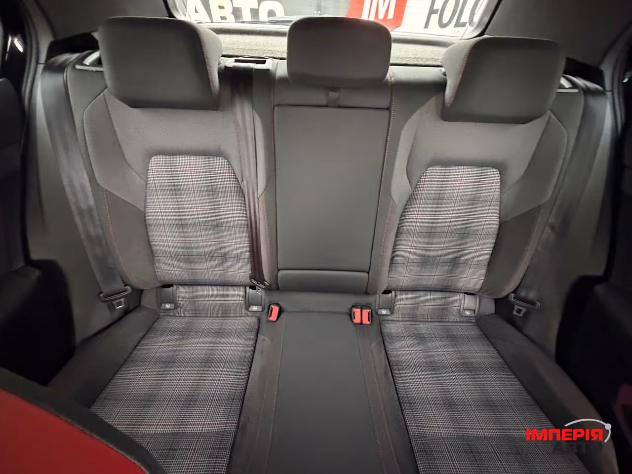 Volkswagen Golf GTI - фото 14